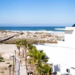 Θέρετρο The Beachfront - D'el Rey Golf &